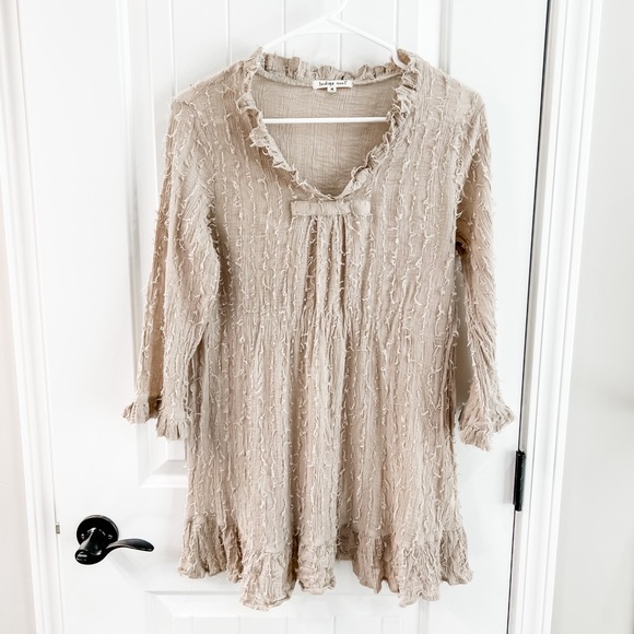 Indigo Soul Neutral Tan Raw Hem Peasant Top Size Medium - Picture 1 of 7